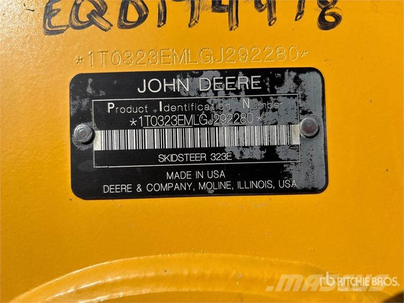 John Deere 323E Schrankladers
