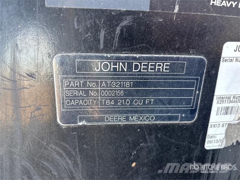 John Deere 323E Schrankladers