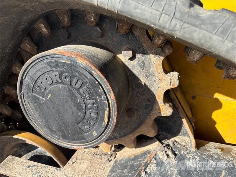 John Deere 323E Schrankladers