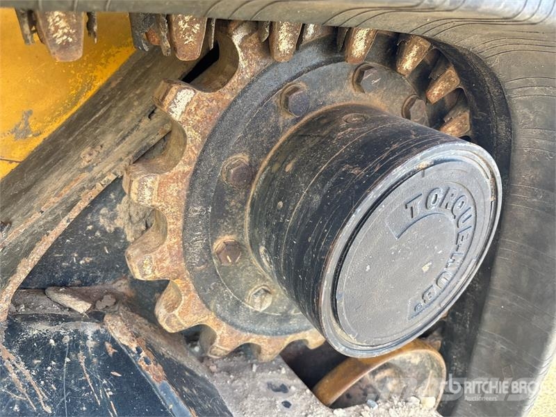 John Deere 323E Schrankladers