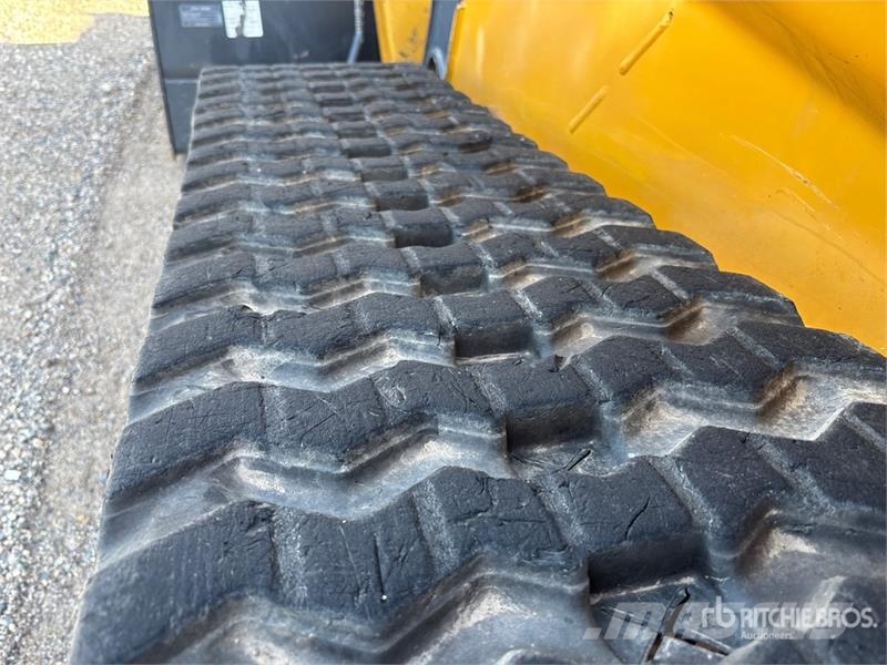 John Deere 323E Schrankladers