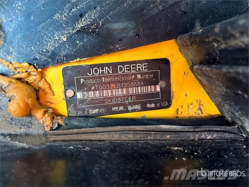 John Deere 325 Schrankladers