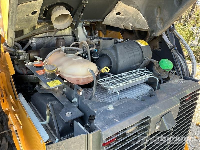 John Deere 331G Skid steer loaders