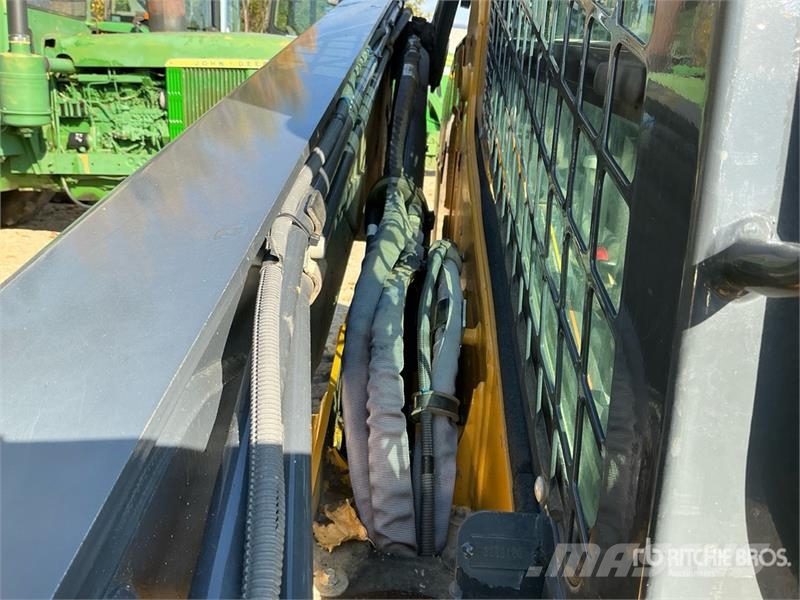 John Deere 331G Skid steer loaders