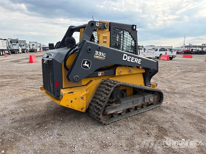 John Deere 331G لوادر انزلاقية التوجيه