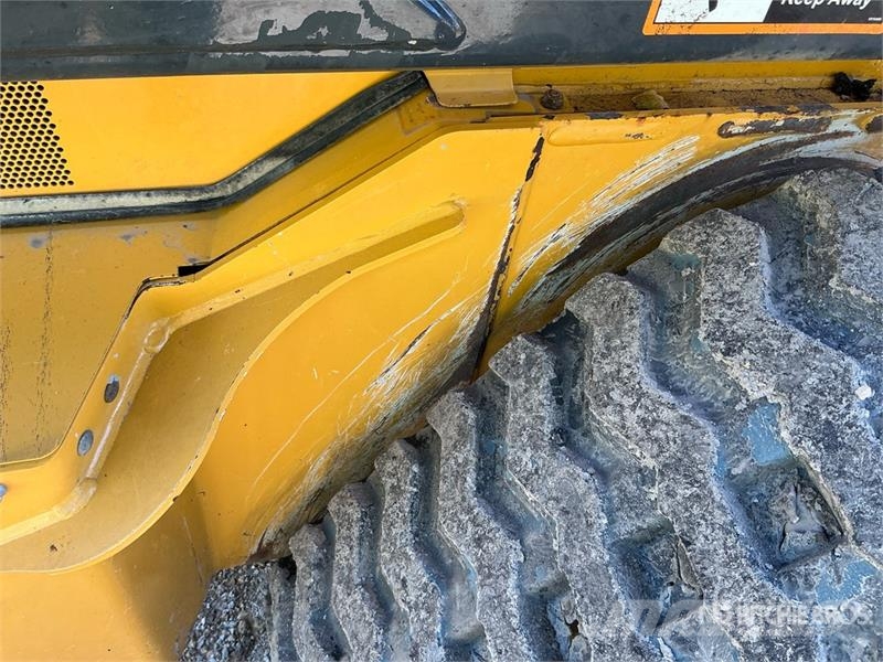 John Deere 331G Skid steer loaders
