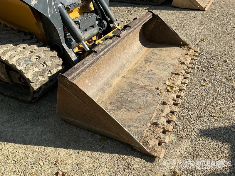 John Deere 331G Skid steer loaders