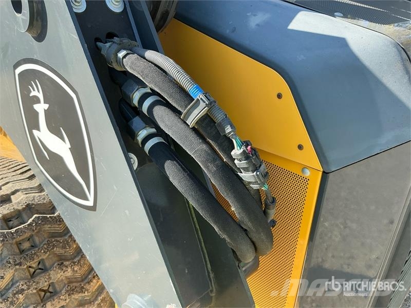 John Deere 331G Skid steer loaders