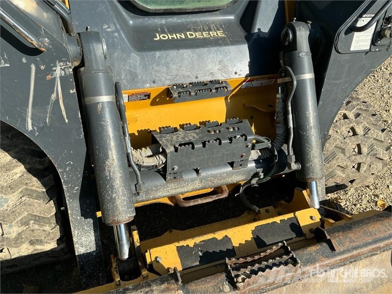 John Deere 331G Skid steer loaders