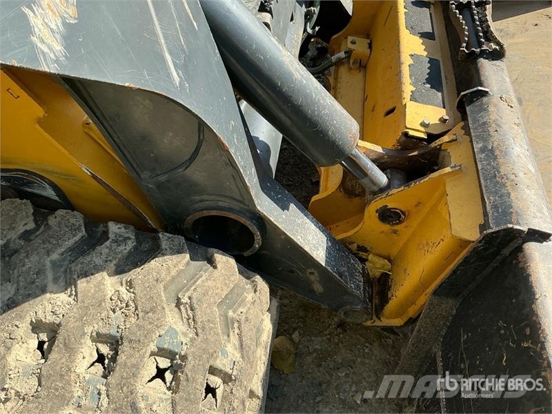 John Deere 331G Skid steer loaders