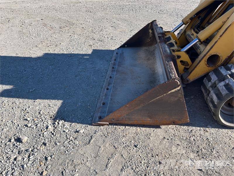 John Deere 332 Compact Track Loader 滑移轉向裝載機