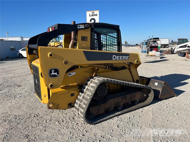 John Deere 332 Compact Track Loader 滑移轉向裝載機