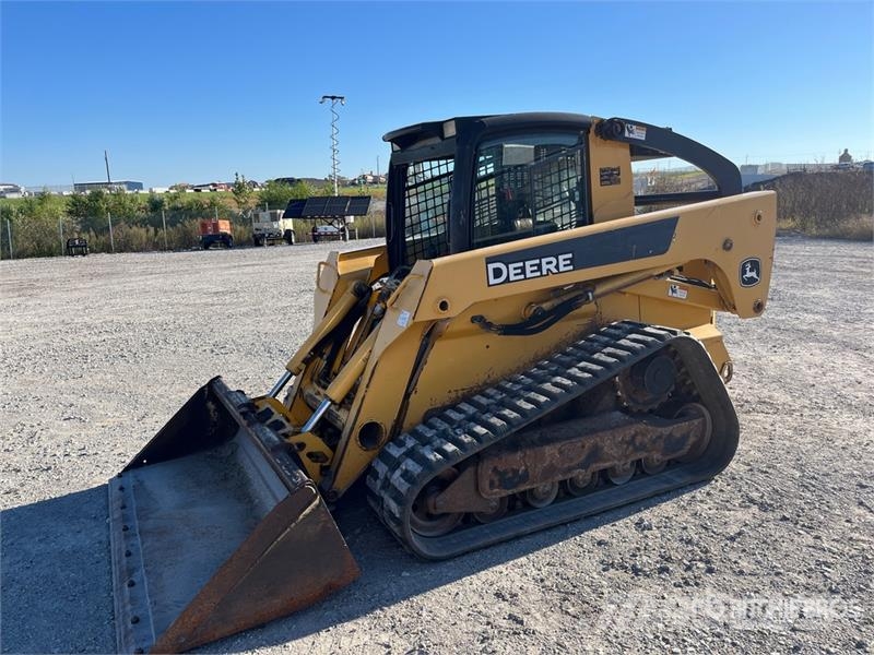 John Deere 332 Compact Track Loader 滑移轉向裝載機