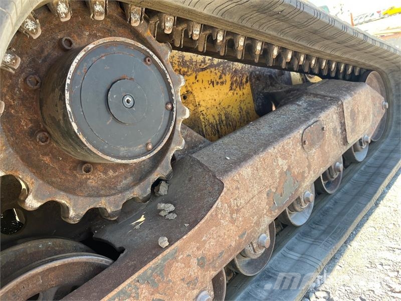 John Deere 332 Compact Track Loader 滑移轉向裝載機