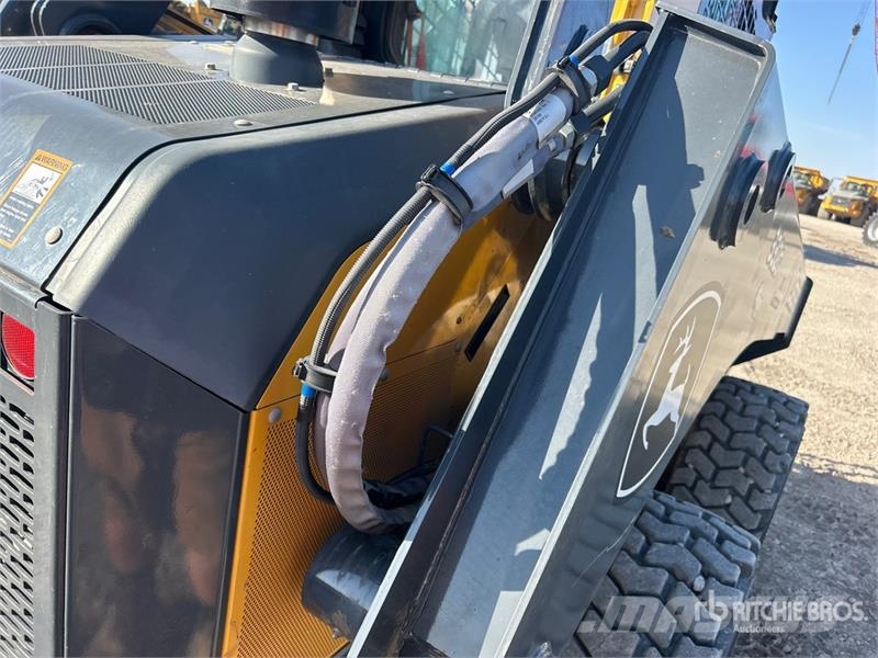 John Deere 332G Skid steer mini utovarivači