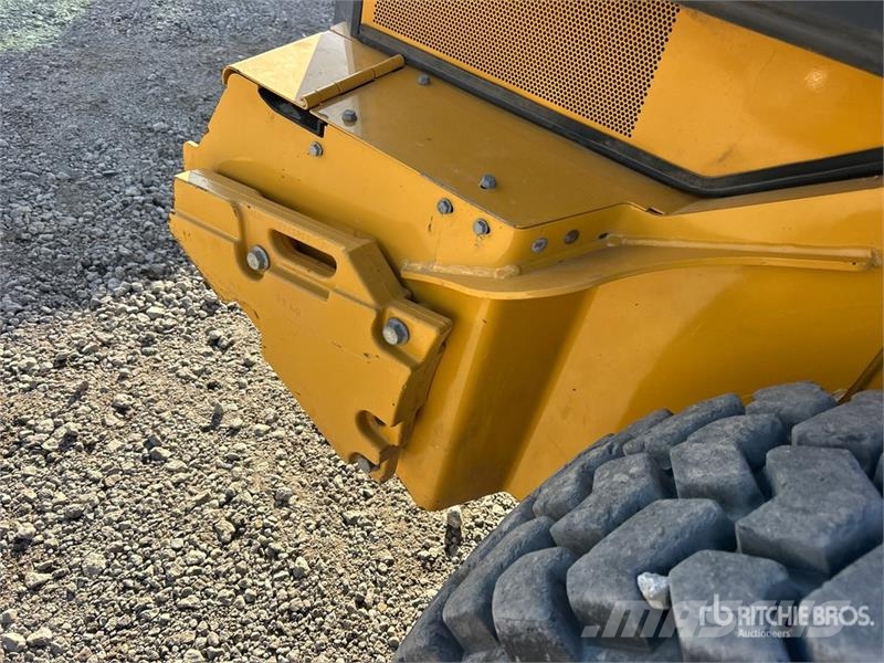 John Deere 332G Skid steer mini utovarivači