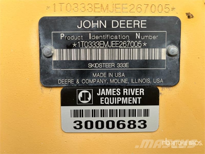 John Deere 333E لوادر انزلاقية التوجيه