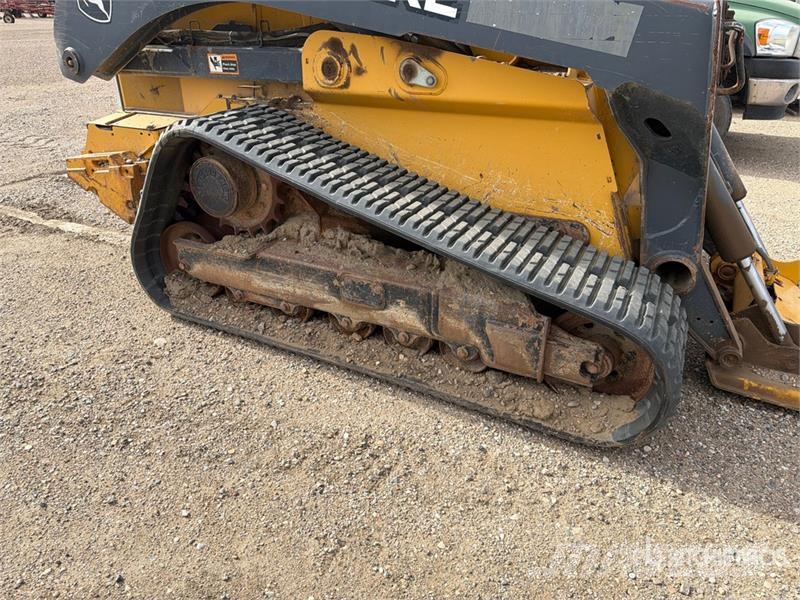 John Deere 333G Liukuohjatut kuormaajat