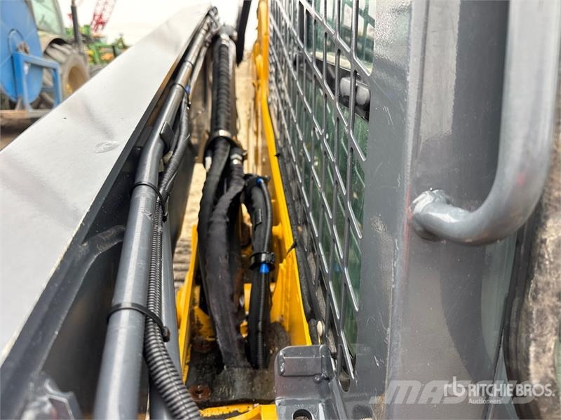John Deere 333G Мини товарачи