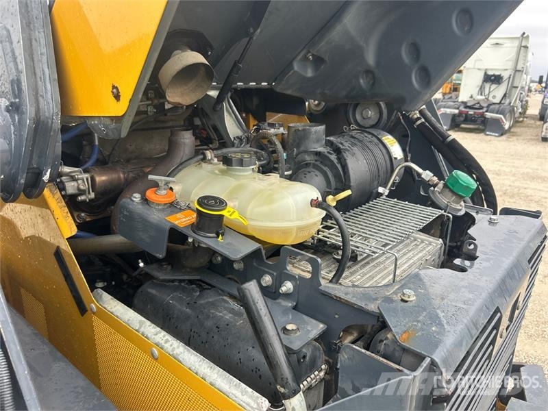 John Deere 333G Φορτωτάκια