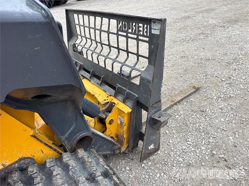 John Deere 333G Lietoti riteņu kompaktiekrāvēji