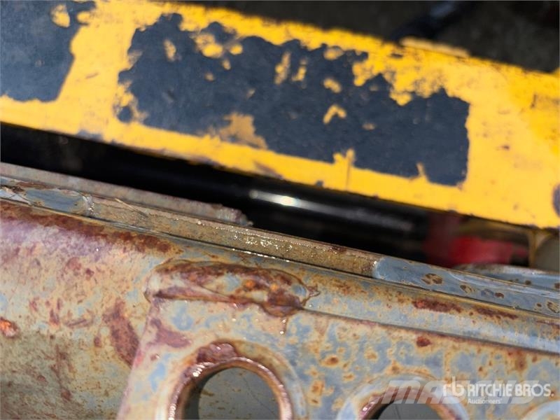 John Deere 333G Lietoti riteņu kompaktiekrāvēji