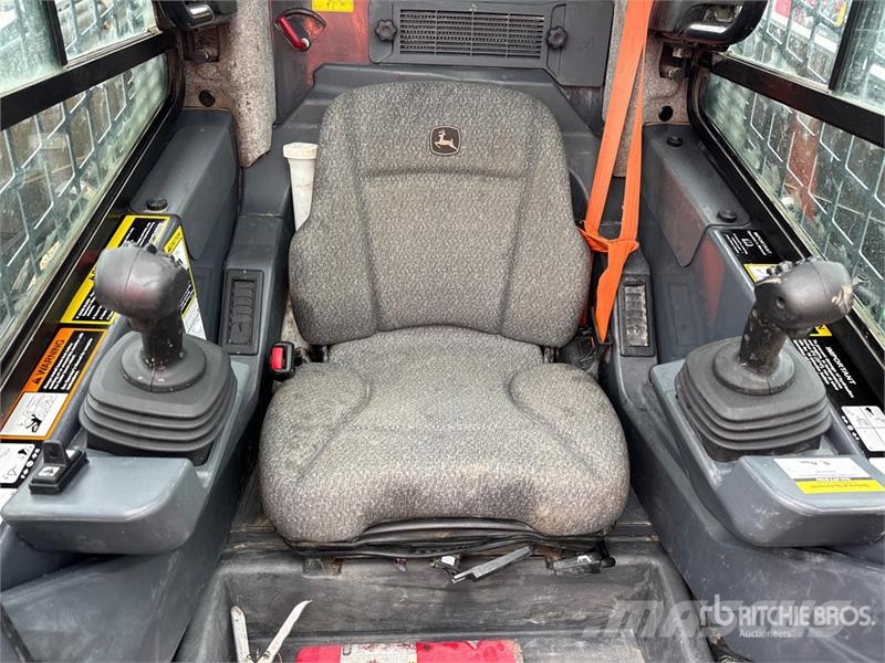 John Deere 333G Minilæsser - skridstyret
