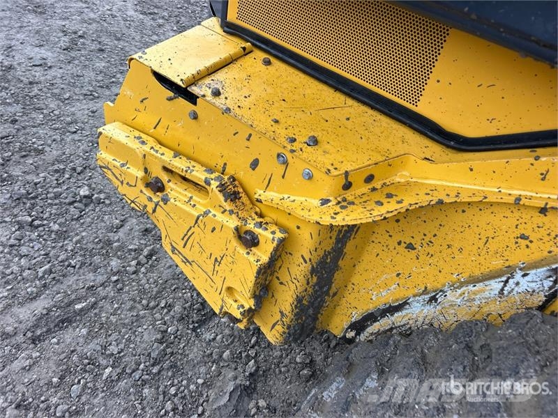 John Deere 333G Kompaktrakodók