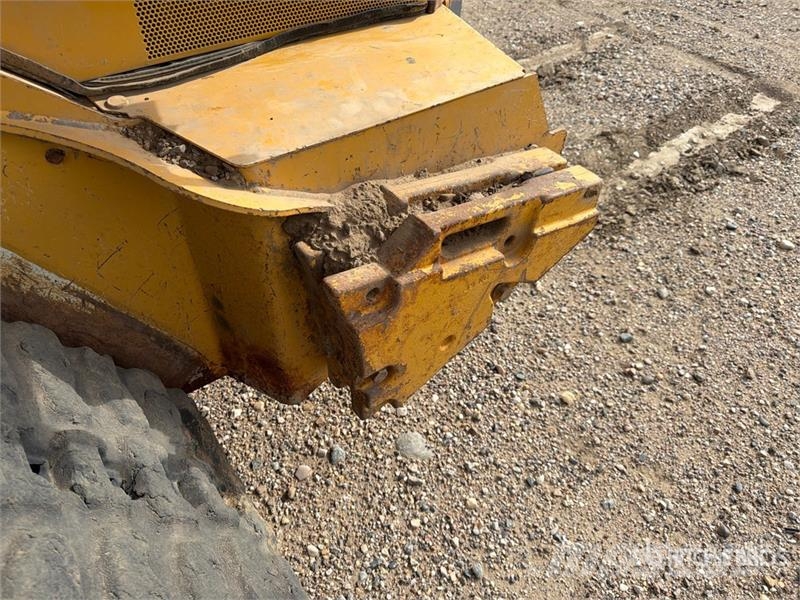 John Deere 333G Liukuohjatut kuormaajat