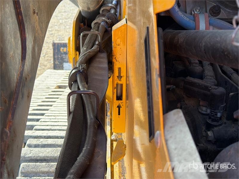 John Deere 333G لوادر انزلاقية التوجيه