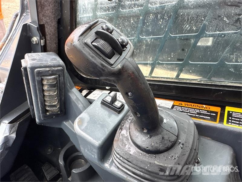 John Deere 333G Мини товарачи