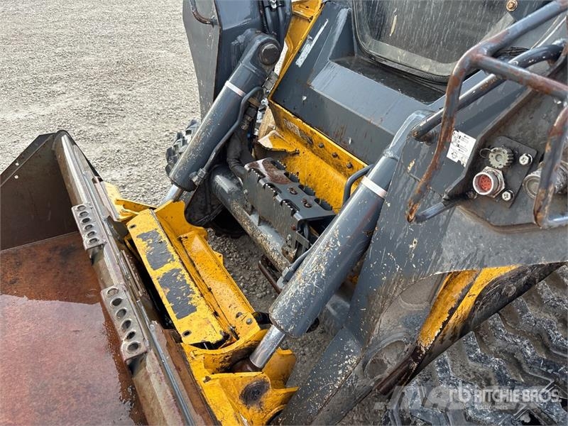 John Deere 333G Lietoti riteņu kompaktiekrāvēji