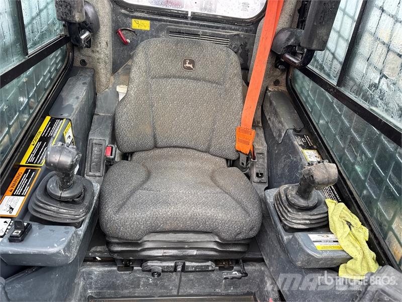 John Deere 333G スキッドステアローダー