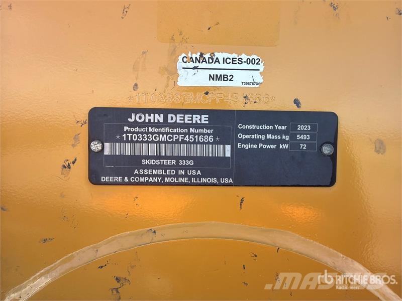 John Deere 333G لوادر انزلاقية التوجيه