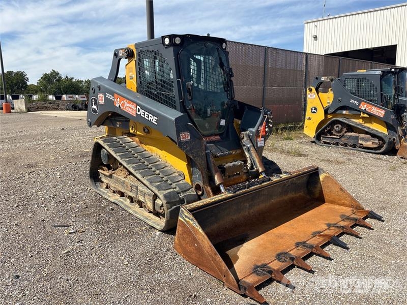 John Deere 333G Kompaktrakodók