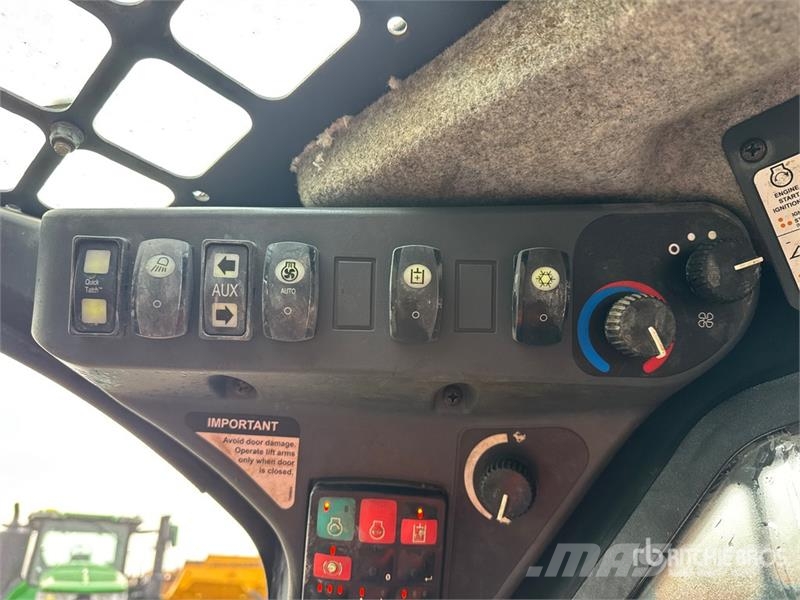 John Deere 333G スキッドステアローダー