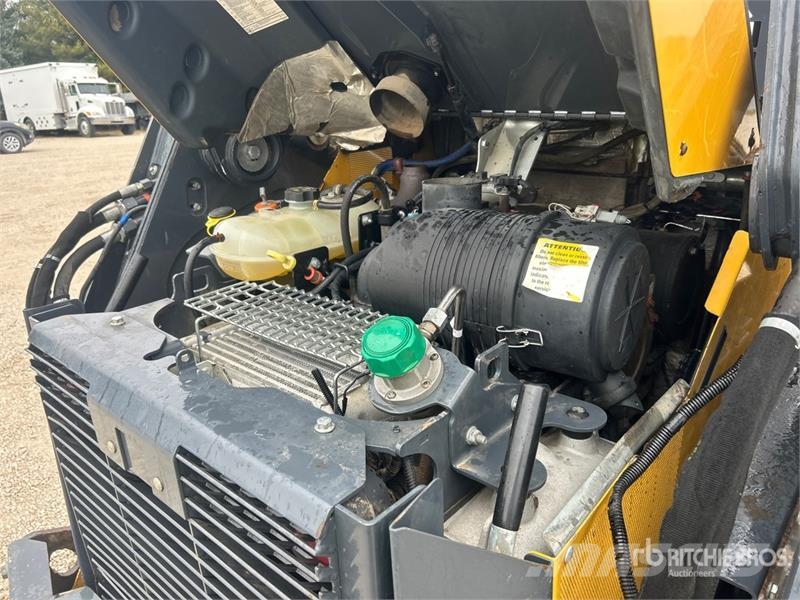 John Deere 333G Φορτωτάκια