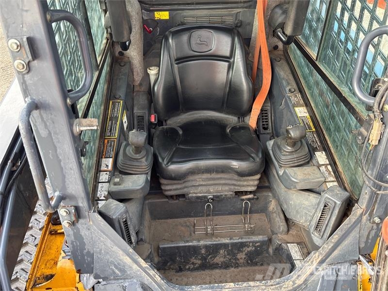 John Deere 333G Lietoti riteņu kompaktiekrāvēji