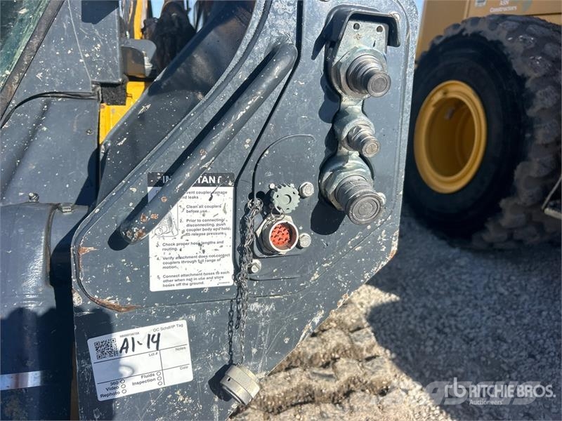 John Deere 333G Мини-погрузчики