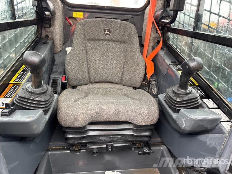 John Deere 333G Мини товарачи