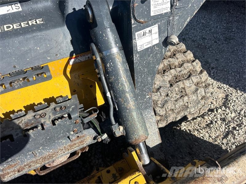 John Deere 333G Мини-погрузчики