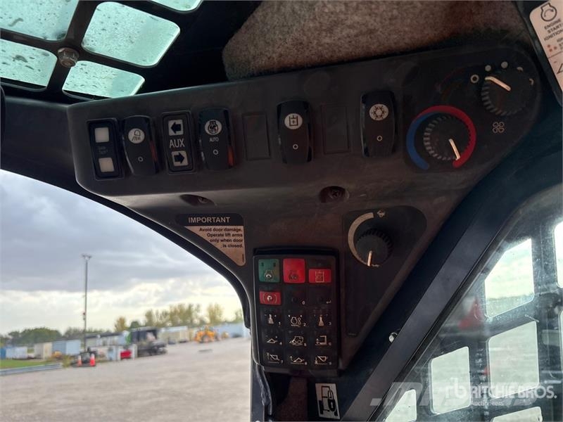 John Deere 333G Lietoti riteņu kompaktiekrāvēji