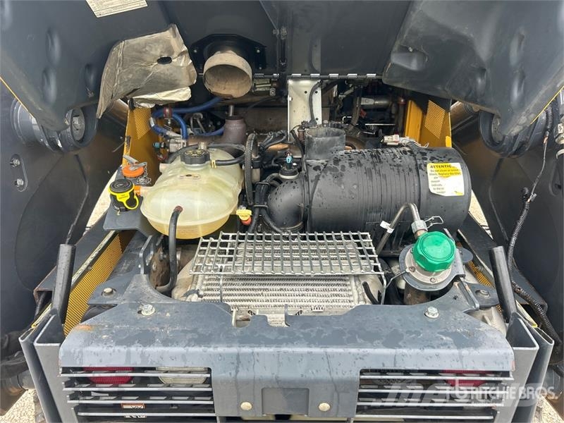 John Deere 333G Φορτωτάκια