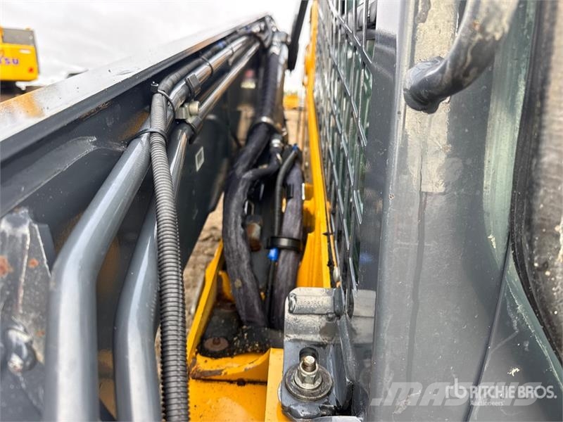 John Deere 333G スキッドステアローダー