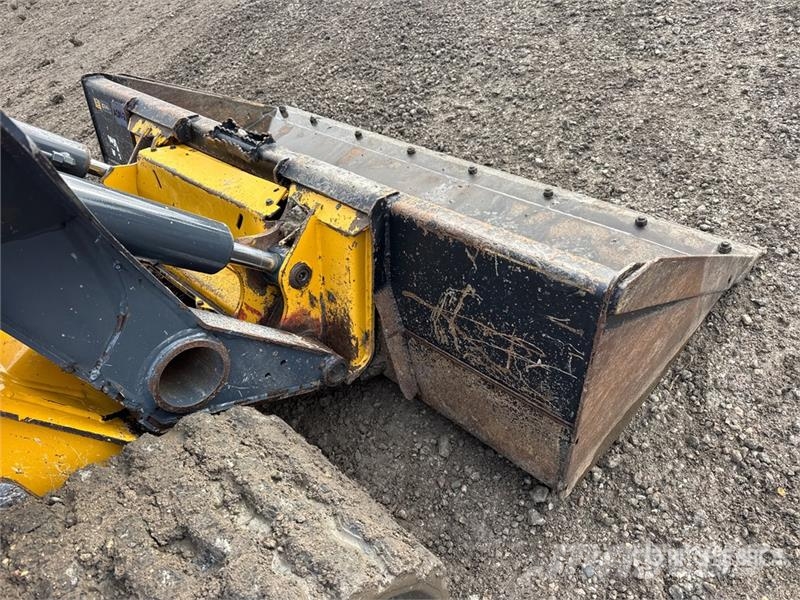 John Deere 333G スキッドステアローダー