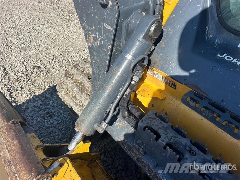 John Deere 333G Мини-погрузчики