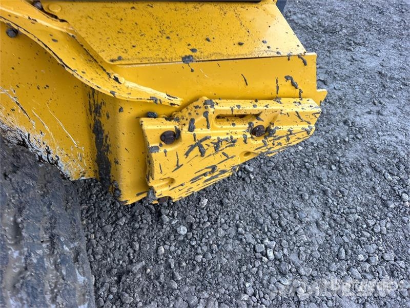 John Deere 333G Kompaktrakodók