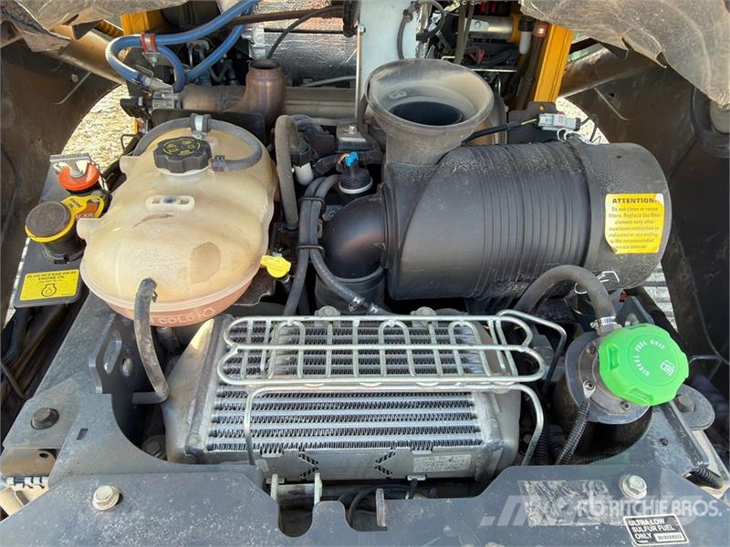 John Deere 333G لوادر انزلاقية التوجيه