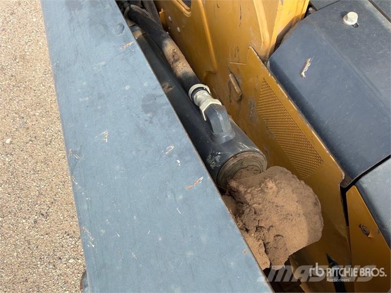 John Deere 333G Liukuohjatut kuormaajat