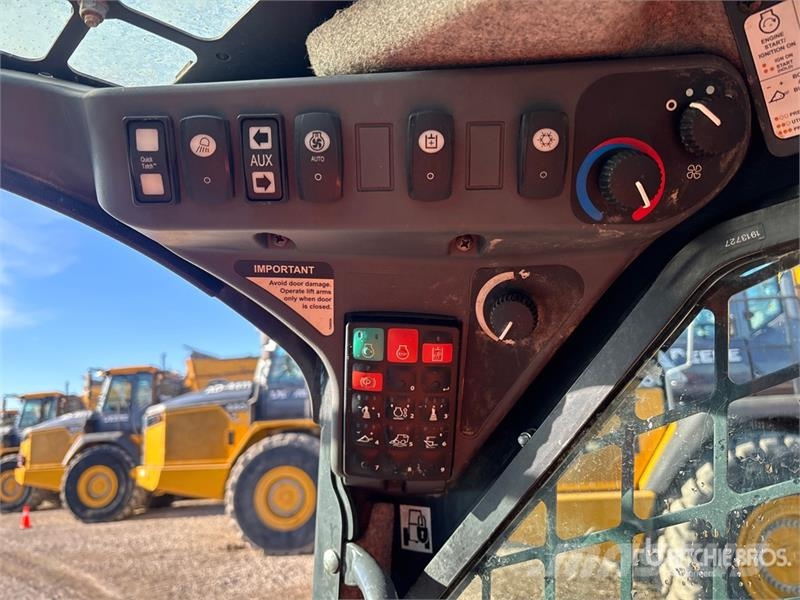 John Deere 333G Minicarregadeiras